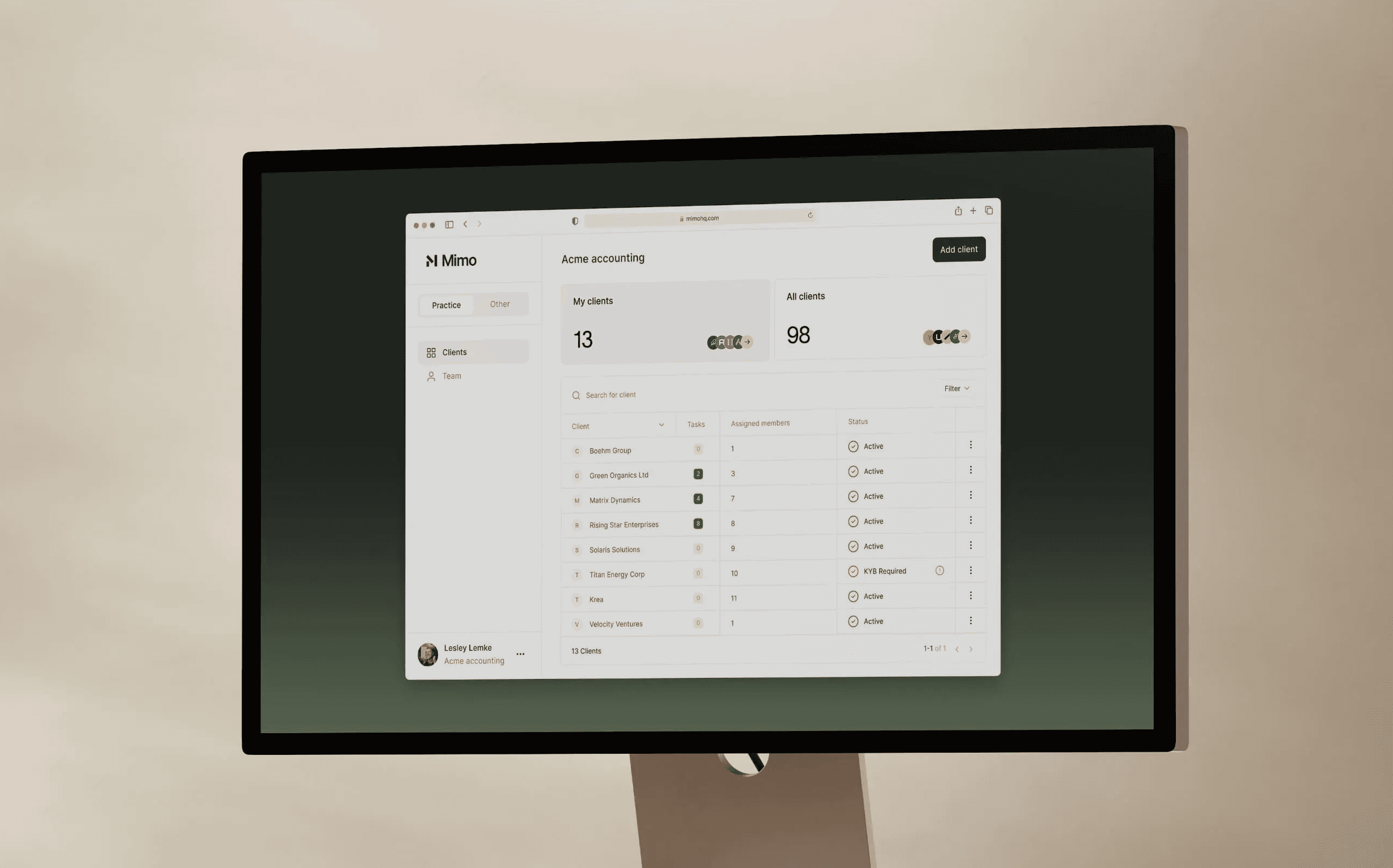 Monitor showing mimoi dashboard